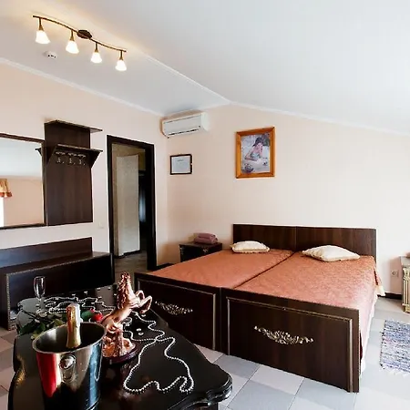 Dergachov Guest House Zhukovtsy Room photo